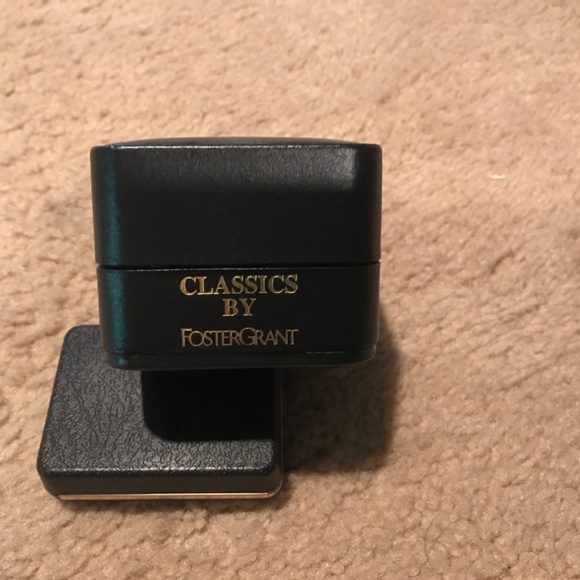 Classics by Foster Grant Women’s Watch. - Picture 6 of 6